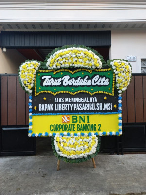 Papan Bunga Duka di Sadananya